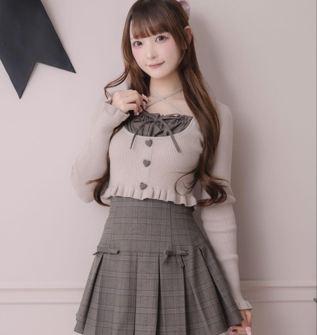 pium ヨーク切替ハートボタン長袖ニット - メルカリ