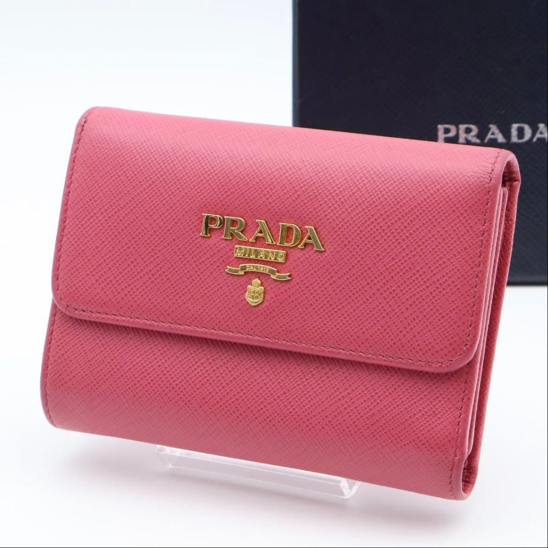 極美品】PRADA 三つ折り財布 サフィアーノレザー 三角ロゴ ピンク