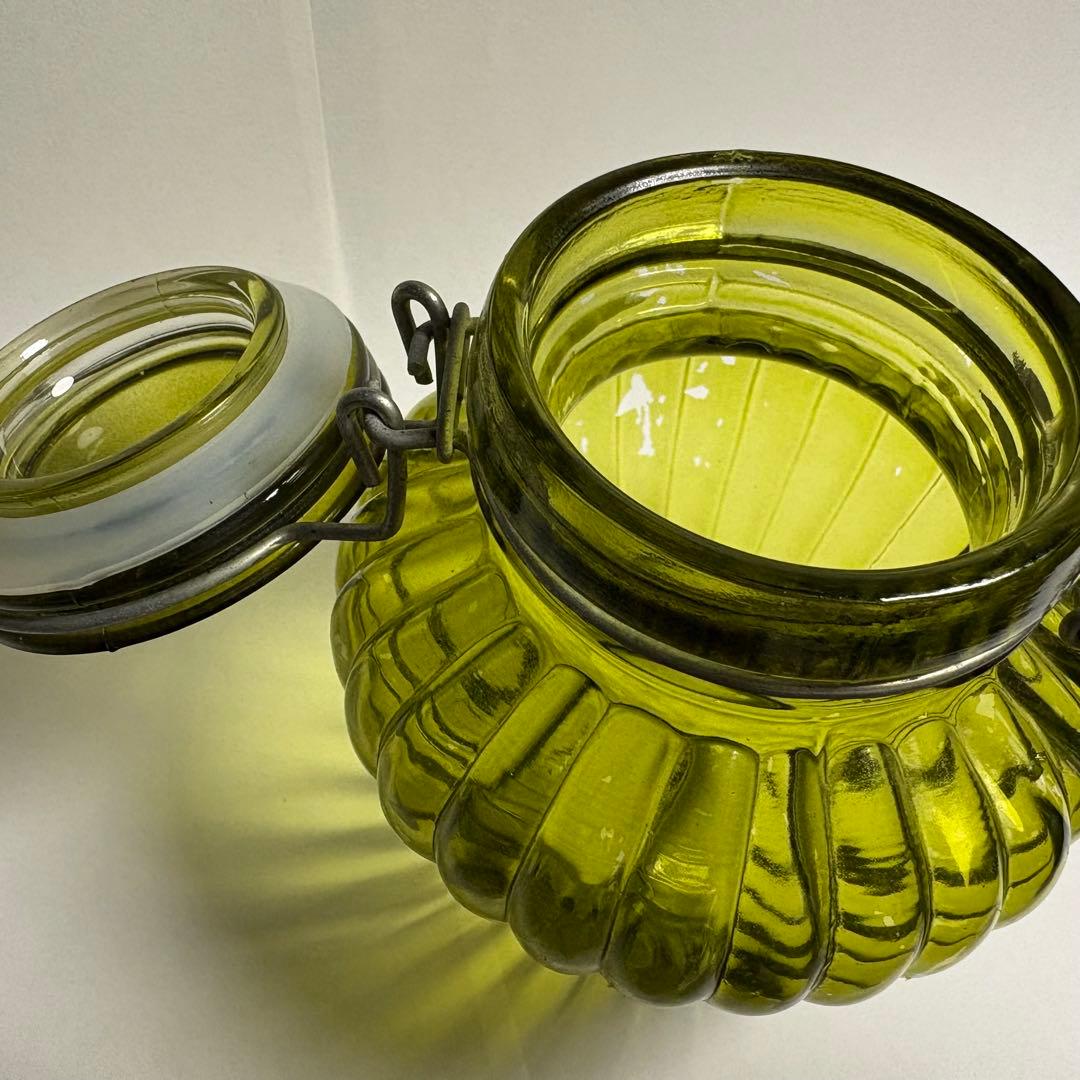 アンティーク グリーンガラス 保存瓶 クリップ式 レトロ 緑色 - メルカリ