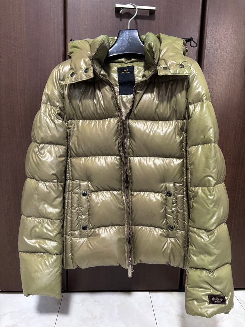 TATRAS フード付きダウンジャケット カーキ TATRAS - 定価12万 タトラスTATRAS ダウンジャケット カーキ 2021年