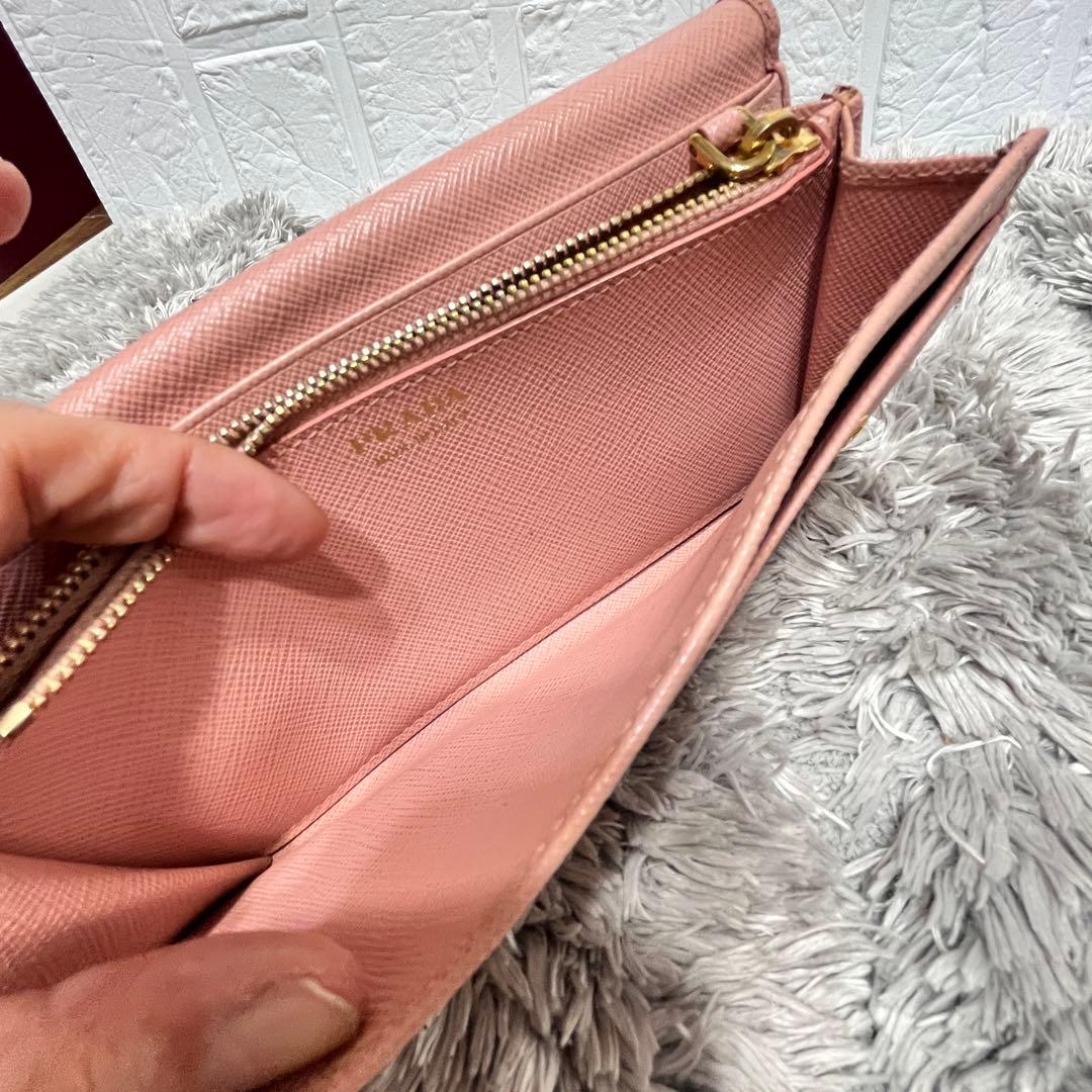 美品✨PRADA フィオッコサフィアーノ ベビーピンク メタルロゴ 2点