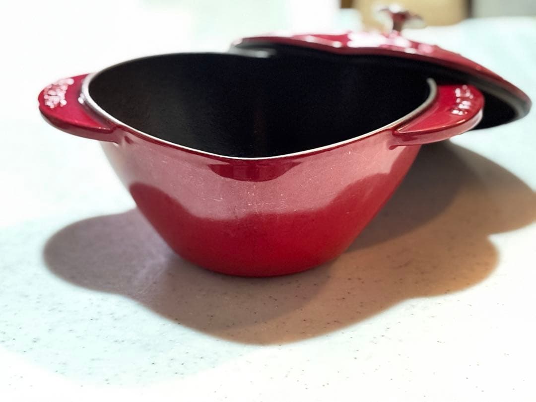 廃盤・希少】 STAUB ハート型 両手鍋 赤