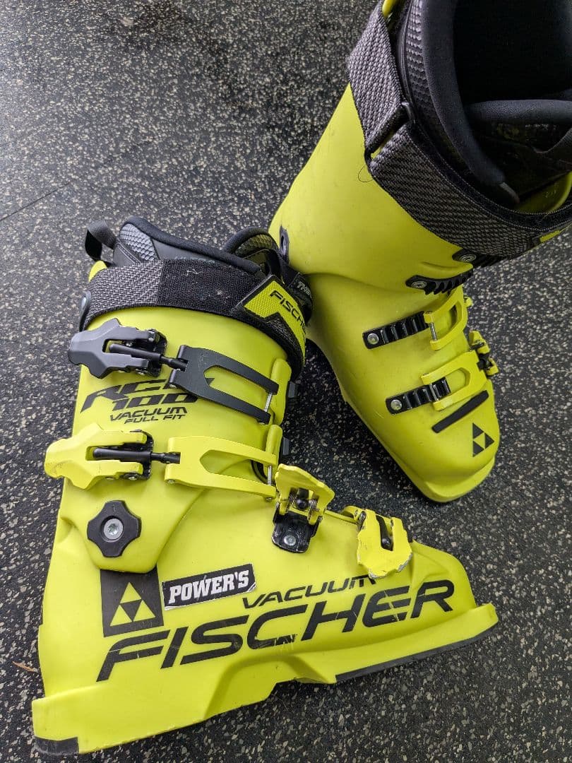 FISCHER スキーブーツ 23.5センチ　BMZ インソール付き FISCHER スキーブーツ 23.5センチBMZ インソール付き