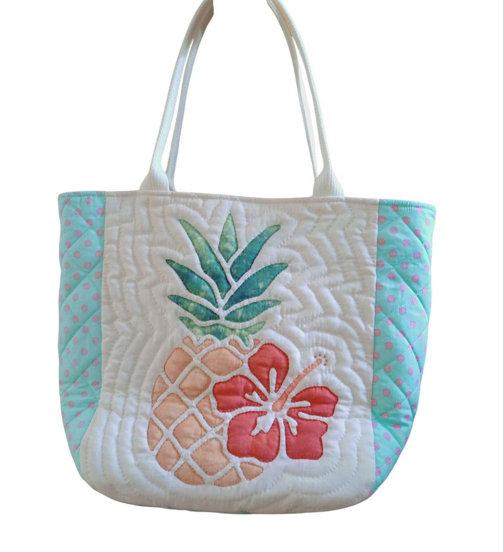 ハワイアンキルトバッグ　ハンドメイド 購入者が決まりました！ハンドメイドハワイアンキルトバッグ の通販 by