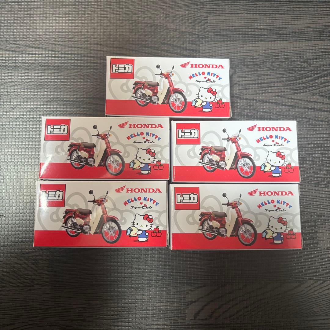 トミカ スーパーカブ × HELLO KITTY コラボモデル新品、未開封品5台