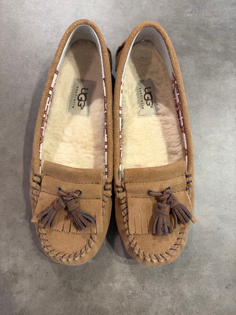 UGG ブラウンモカシン 23cm - メルカリ