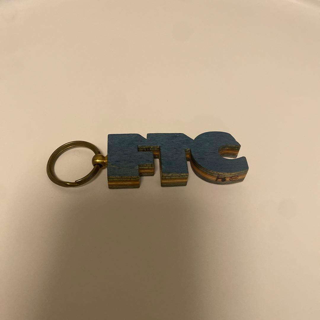 FTC HAROSHI キーホルダー　ハロシ バドワイザー、アーティストHAROSHIとコラボレーション | AB InBev