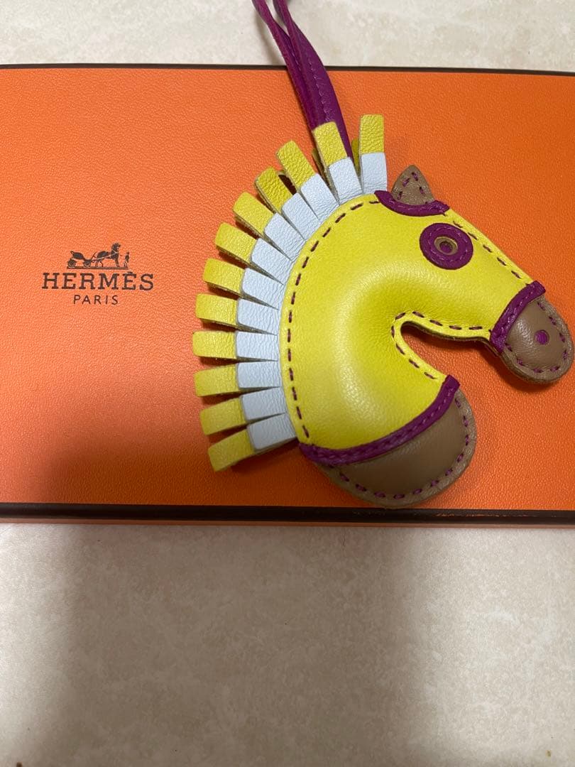 美品 used エルメス HERMES ジージーカマイユ バッグチャーム - メルカリ