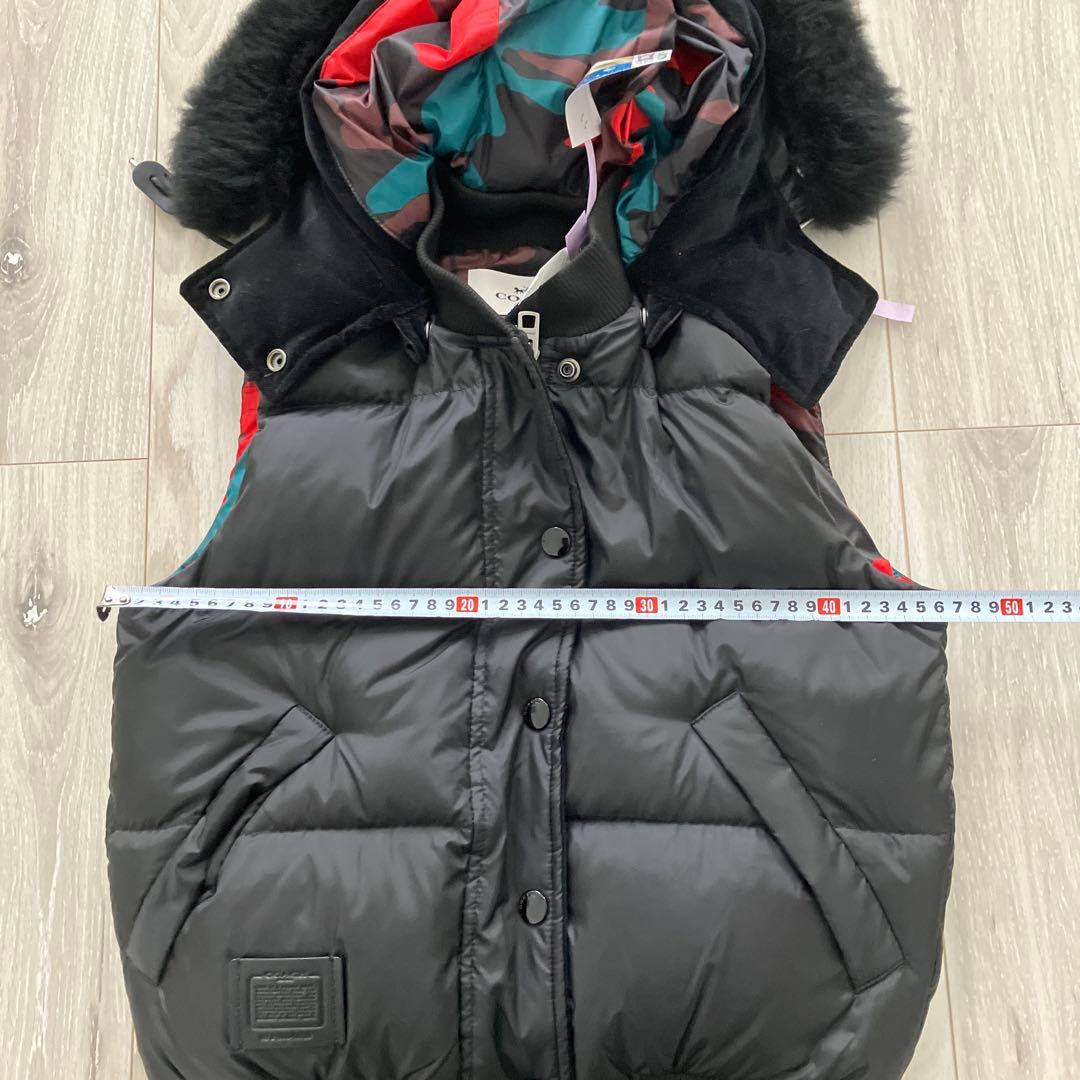 クリーニング済み2回着COACHダウンベスト【XS】検黒´