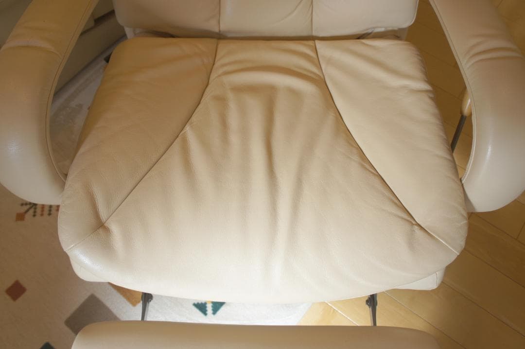 カリモク 回転式リクライニングチェア1脚 ベージュ系 RU86モデル