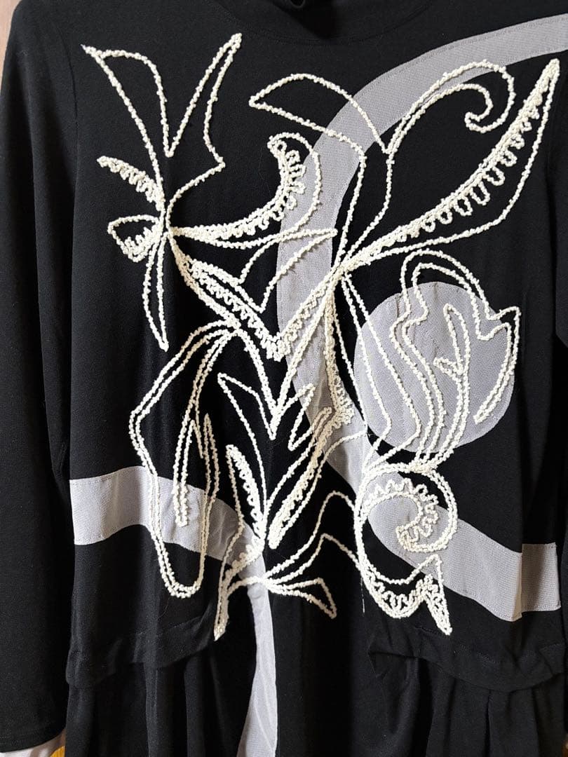 ☆センソユニコ tbチュニック 黒にコード刺繍