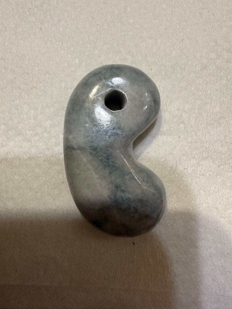 糸魚川翡翠‼️青海川産勾玉‼️青翡翠‼️大44mm‼️30.2g‼️送料無料‼️破格値‼️