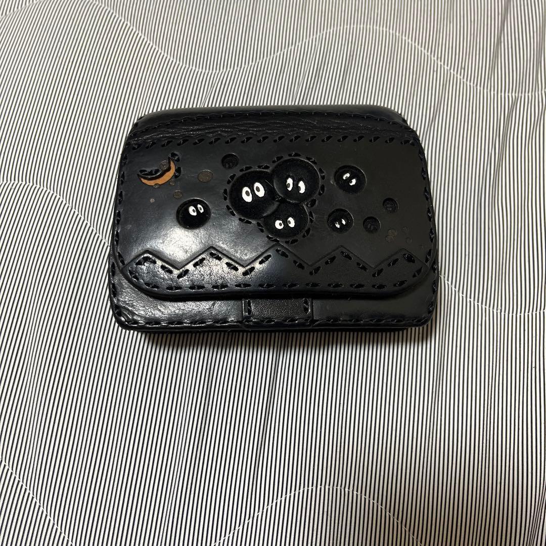 GBLまっくろくろすけ　二つ折り財布 GBL】となりのトトロ オジャガデザイン ショートウォレット クロスケ