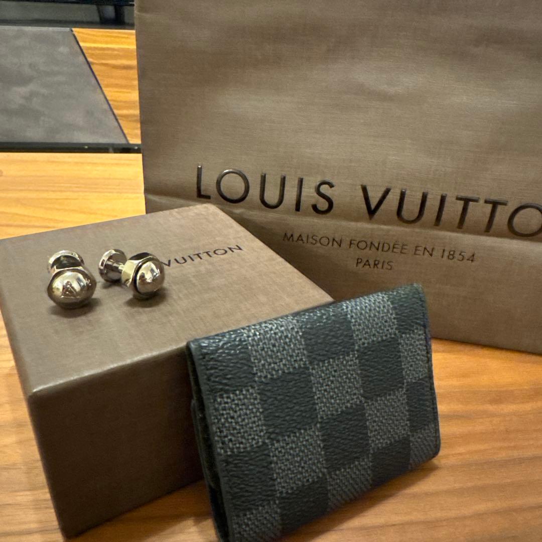 【美品】LOUIS VUITTON カフリンクス シルバー LOUIS VUITTON - ルイヴィトンカフリンクモノグラムカフスボタン