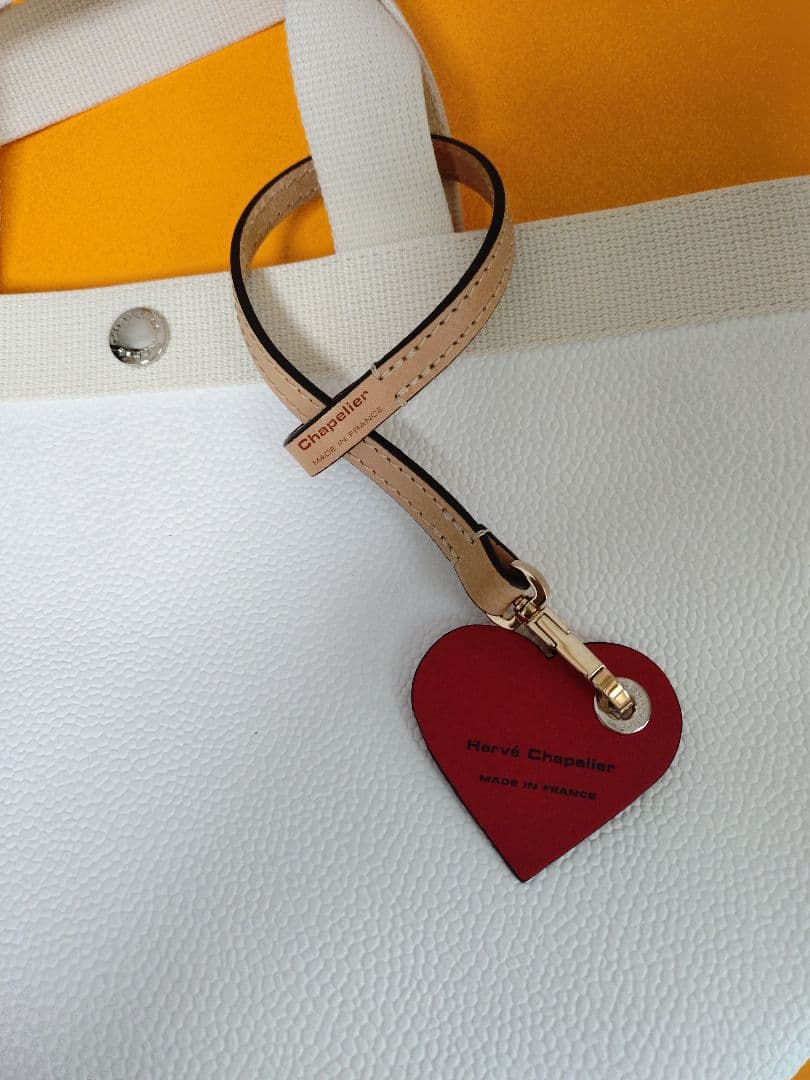 ☆新品未使用☆エルベシャプリエ 122L ハートチャーム ストラップ