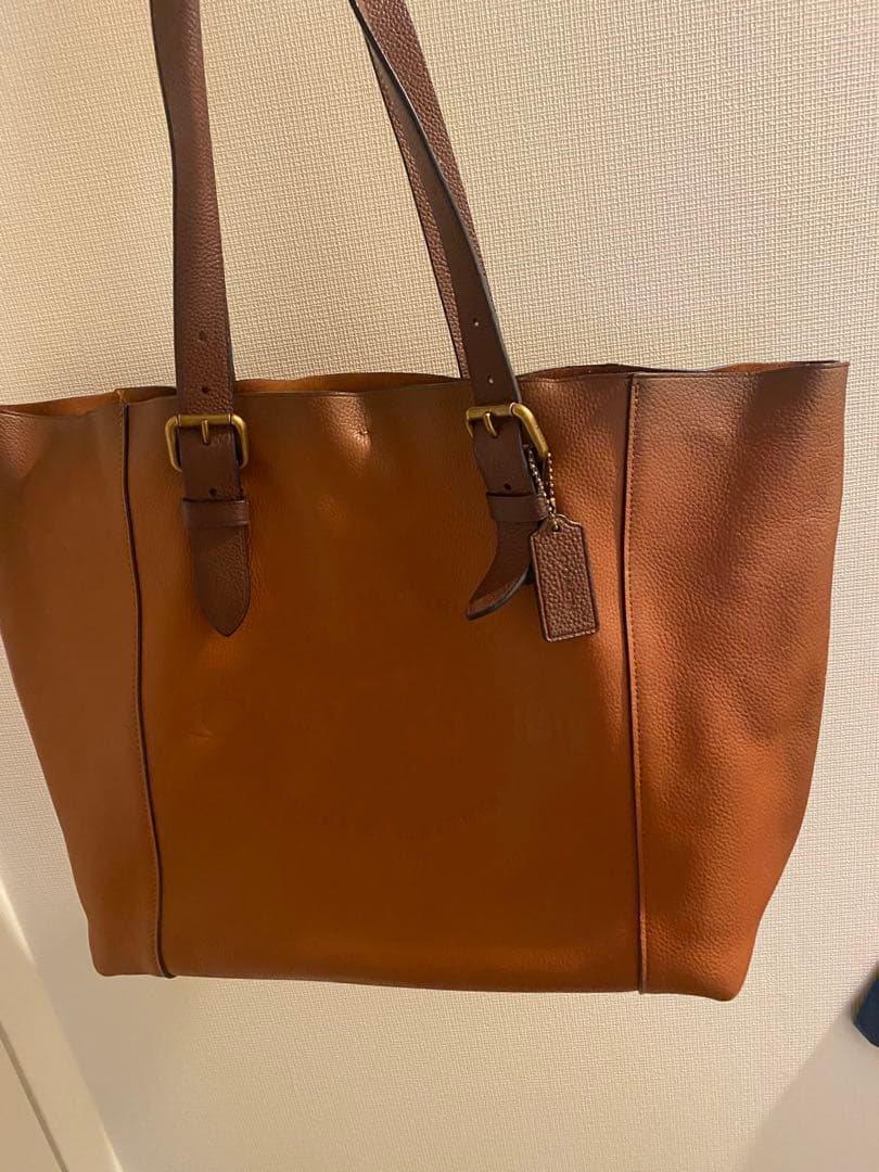 COACH ブラウン レザートートバッグ 高品質なレザー製のブラウントート