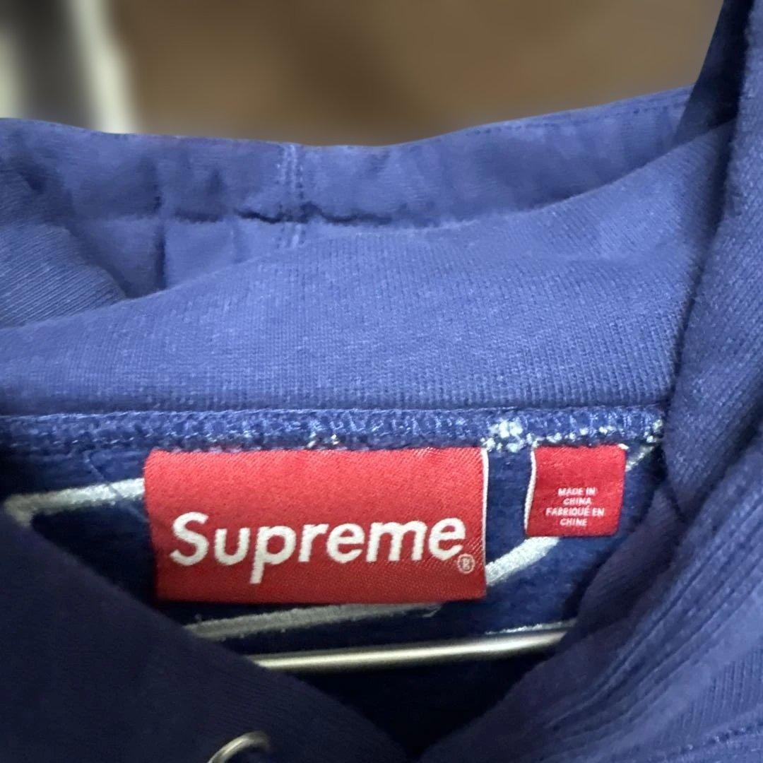 Supreme フード付きパーカー ネイビー - メルカリ
