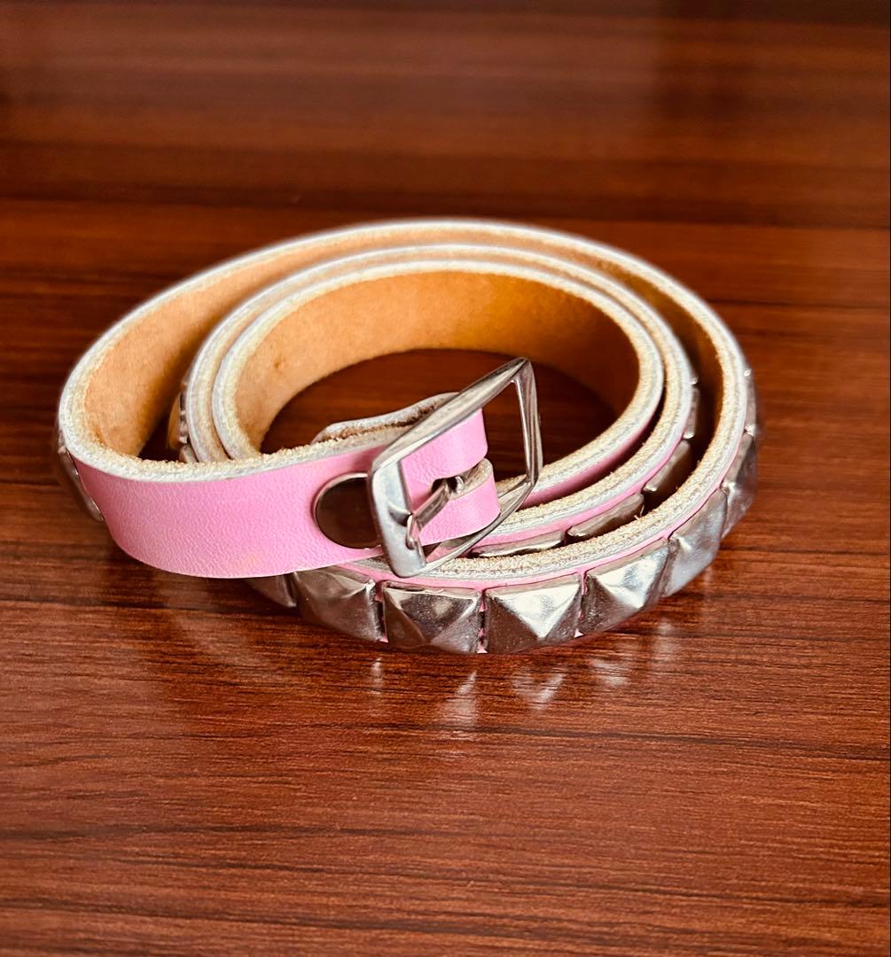 ピンクレザースタッズベルト - メルカリ