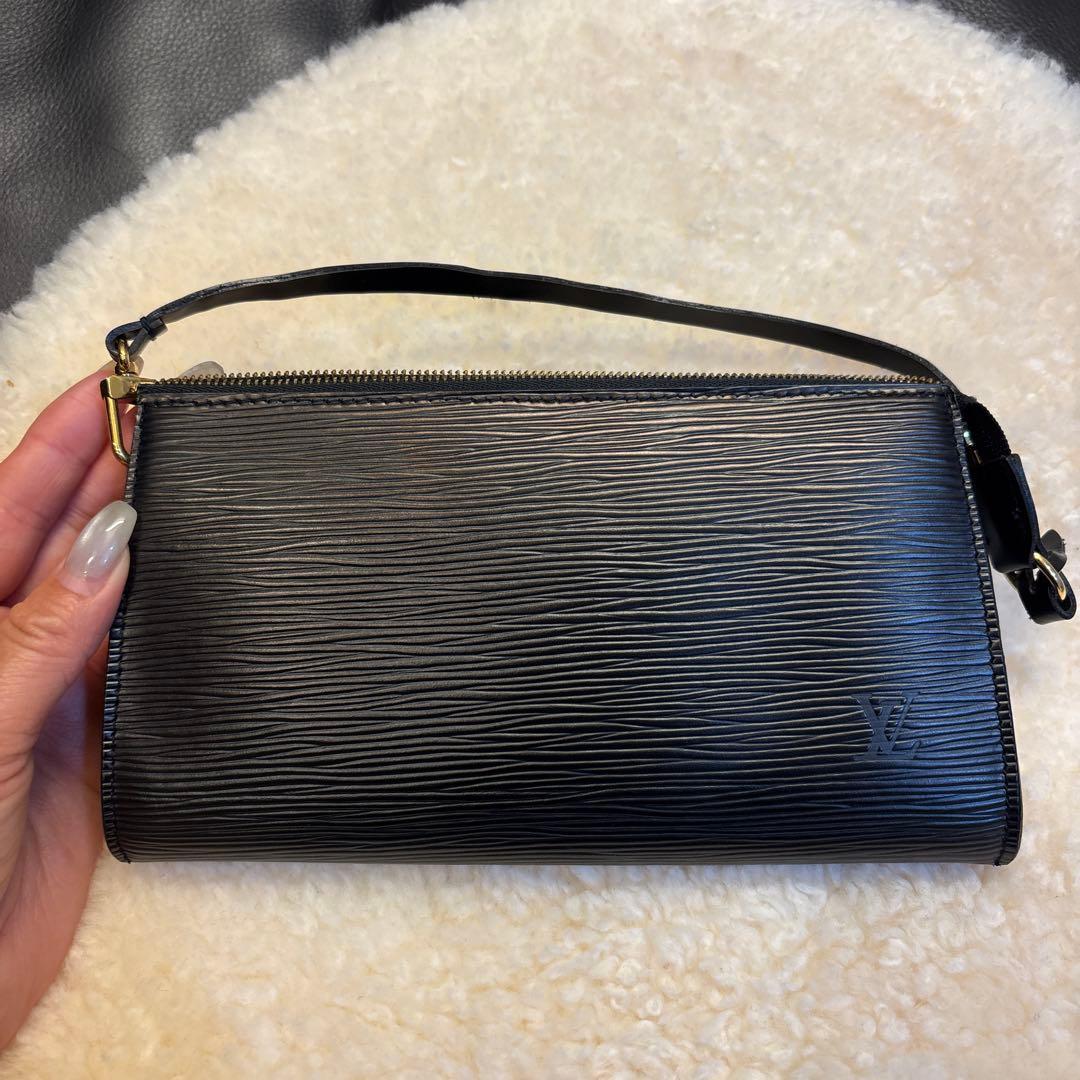 Louis Vuitton ブラック エピレザー ポーチ - ルイヴィトン エピレザー