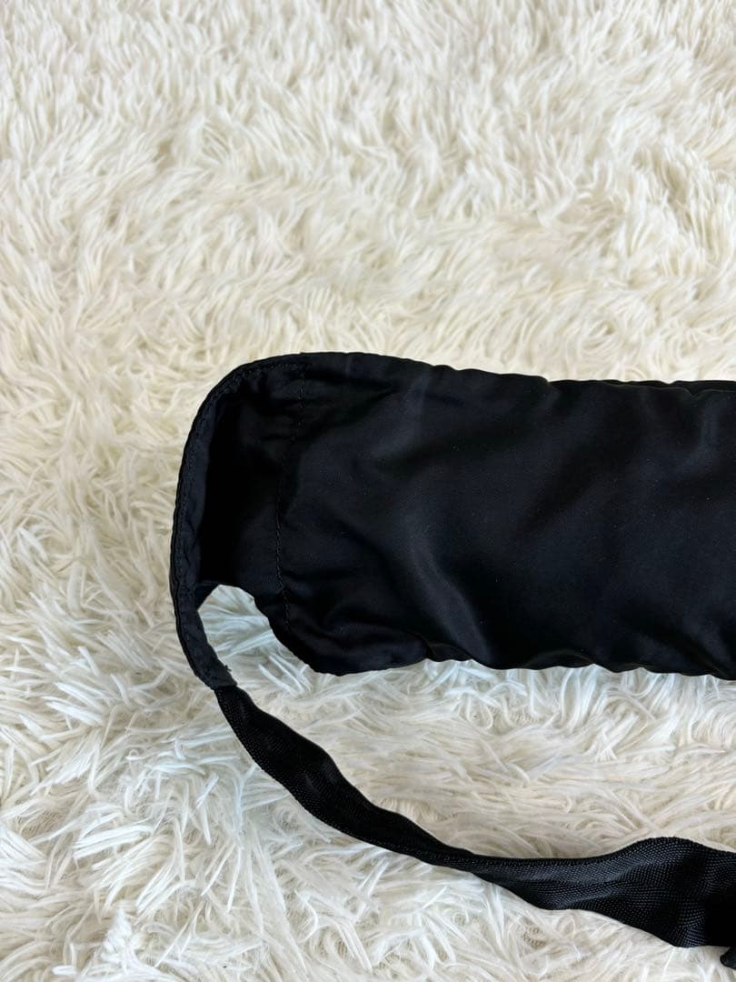 PRADA プラダ 三角ロゴプレート ポコノ ナイロン ボディバッグ