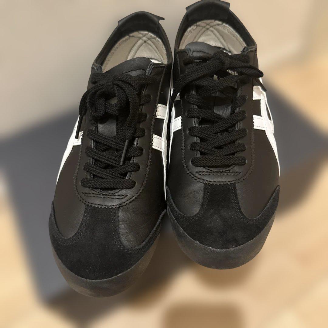 Onitsuka Tiger ブラック/ホワイト スニーカー - メルカリ