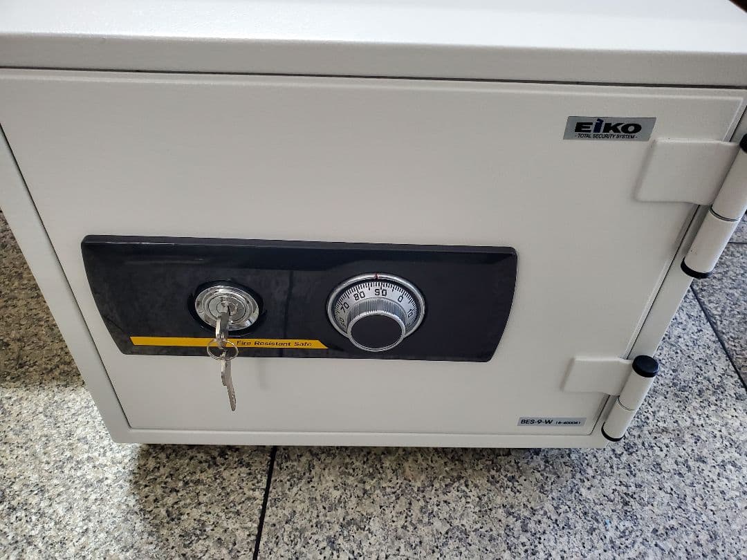 【極美品】EIKO 中型金庫 ダイヤル式とキー式　送料着払い負担 全商品 | エーコー金庫ダイレクト
