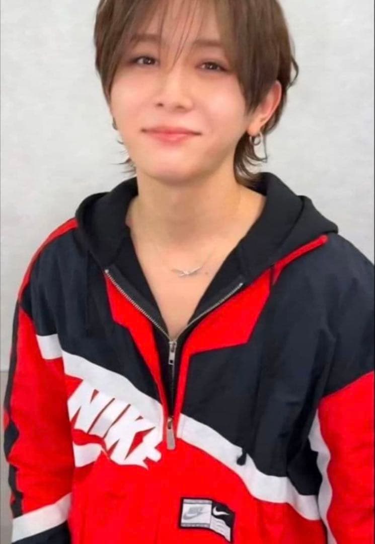 山田涼介 着用 NIKE RED - メルカリ