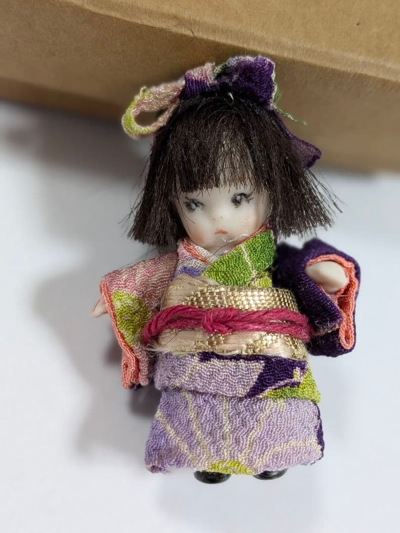 ちびくま工房　パティちゃん　古布を着る　4.5センチ 日本のビスクドール作家 ＊ ”ちびくま工房 ” さんより ＊ 夢見るピンク