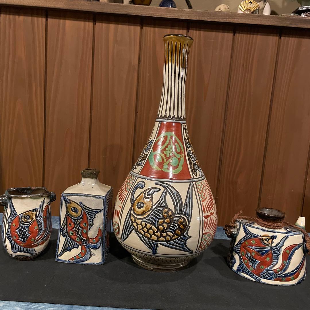 壺屋焼【4点セット】新垣勲作　【45センチ】花瓶・小花瓶　新垣窯　花瓶・抱瓶 ☆壺屋焼☆名工新垣勲 赤絵魚紋壷、花瓶 - メルカリ