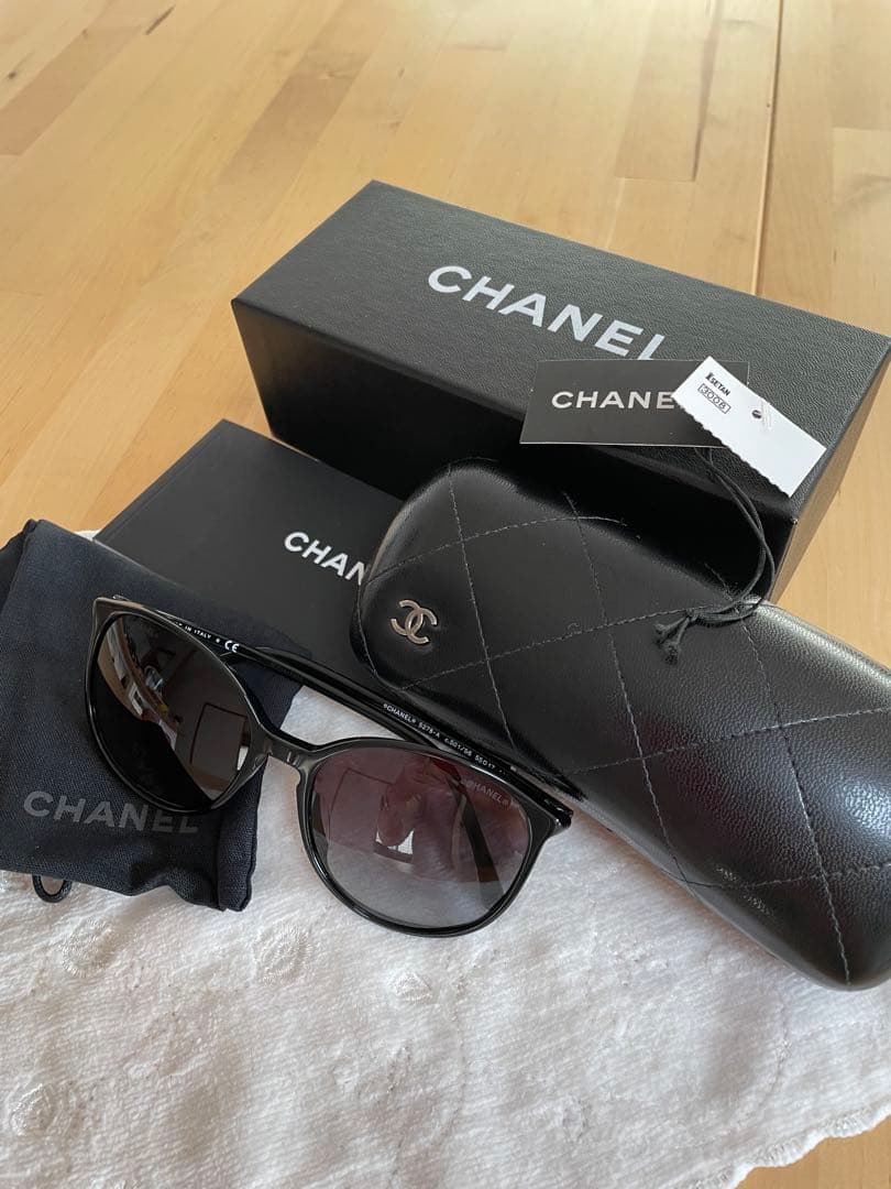 いちごみるくCHANEL キャットアイサングラス ブラック CHANEL Sunglasses: Cat Eye Sunglasses, nylon — Fashion | CHANEL