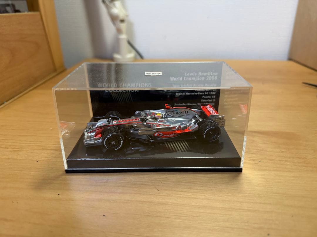 ミニチャンプス 1/43 マクラーレン MP4-23 ルイス ハミルトン マクラーレンMP4-23 ルイス・ハミルトン初のチャンピオンマシン