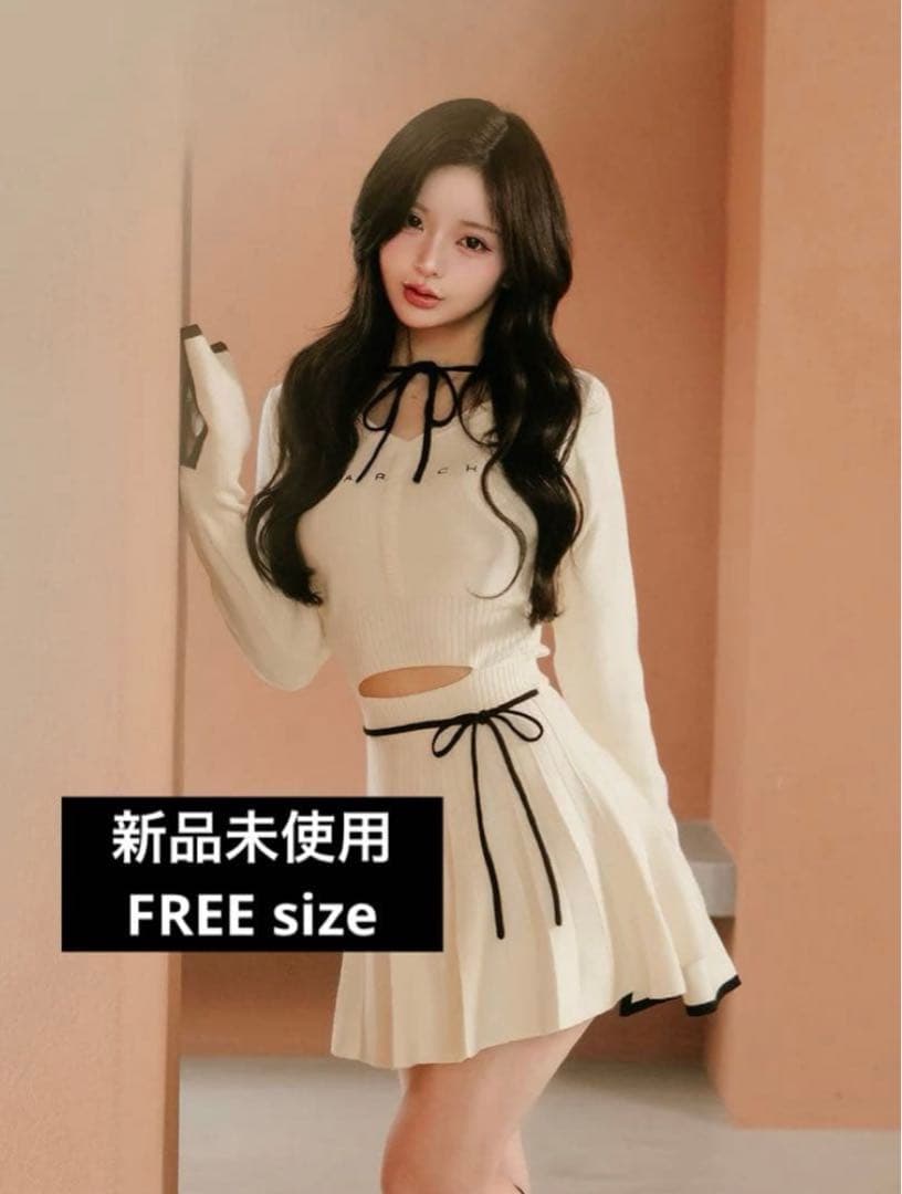 ☘️新品☘️ダーリッチ　ウエストオープンリボンデザインニットミニワンピース　IVO 予約商品】ウエストオープンリボンデザインニットミニワンピース