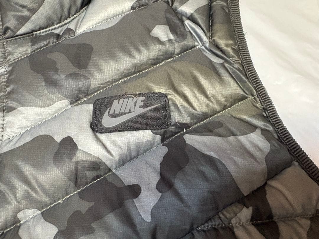 Nike カモフラージュ ダウンベスト - メルカリ
