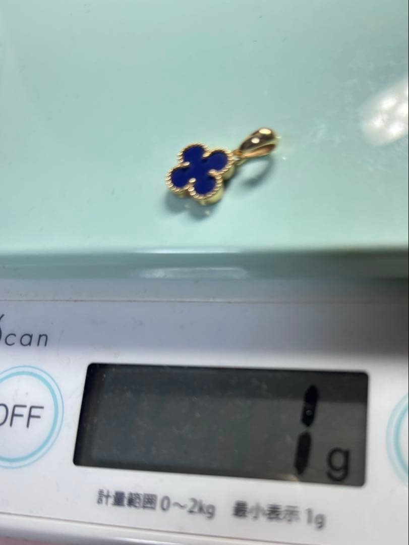 ペンダントトップ 四つ葉クローバーk18 オニキス18金 刻印 - メルカリ