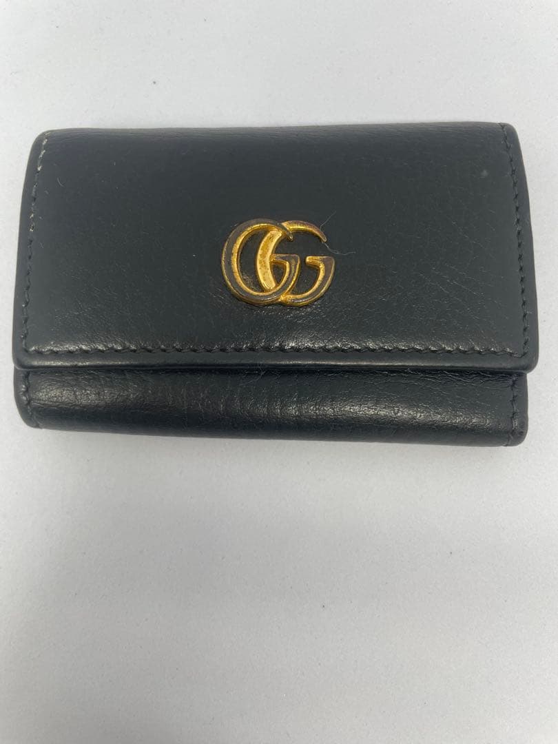 Gucci ブラックレザー GGロゴ キーケース - メルカリ