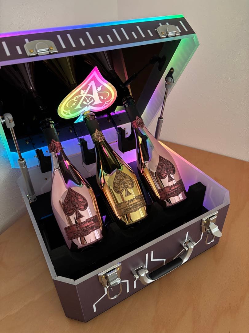 【響】アルマンド3本ケース Amazon.co.jp: アルマンドアタッシュケース シャンパン LED 3本収納