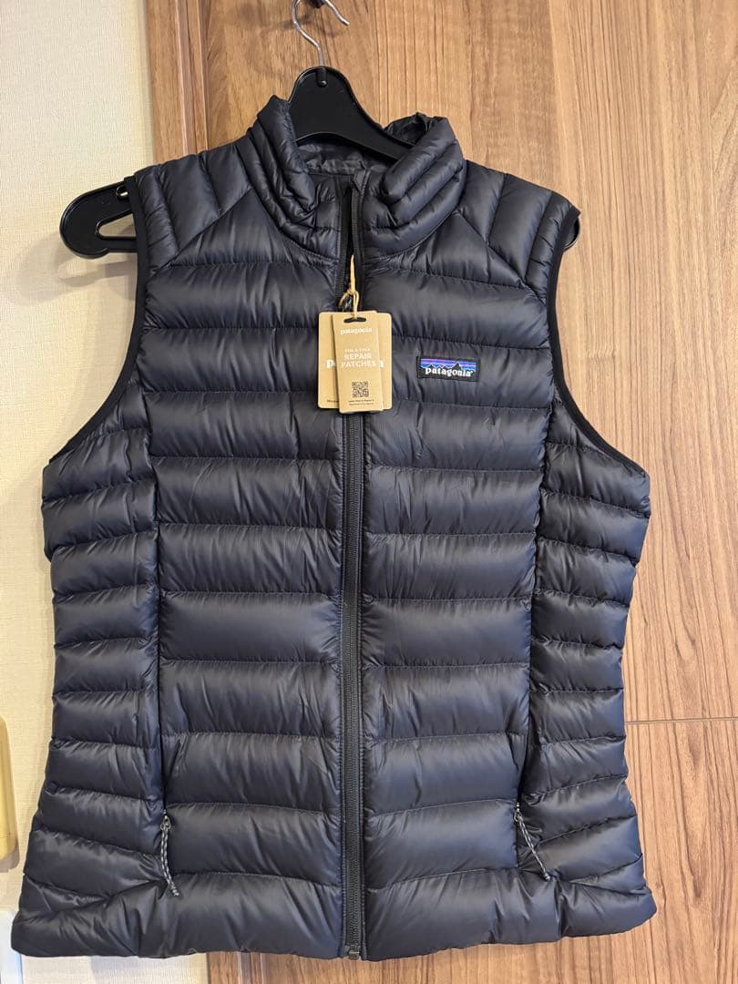 パタゴニア　ウィメンズ・ダウン・セーター・ベスト　Mサイズ　ブラック パタゴニア ウィメンズ・ダウン・セーター・ベスト 84629 レディース