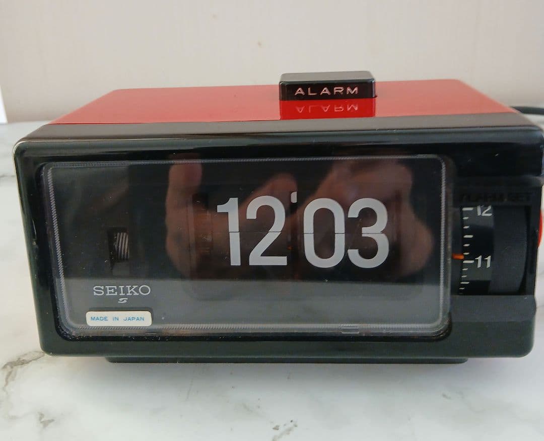 SEIKO パタパタ時計 昭和レトロ DP 690T 50/60Hz 赤と黒 - メルカリ