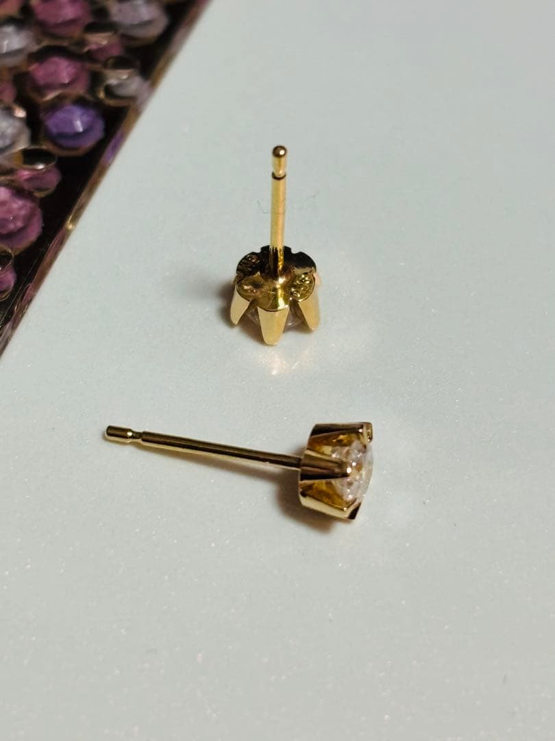 K18 ✧ 天然ダイヤモンドピアス 0.3ct / スタッド立て爪