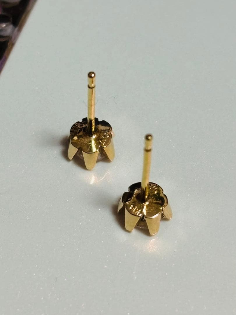 K18 ✧ 天然ダイヤモンドピアス 0.3ct / スタッド立て爪
