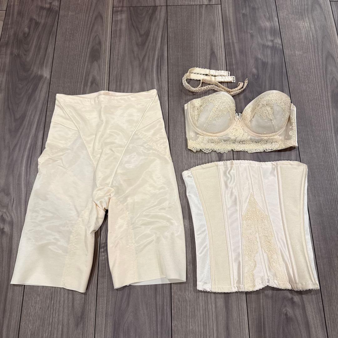 フォーシス&カンパニー ブライダルインナー3点セット - メルカリ