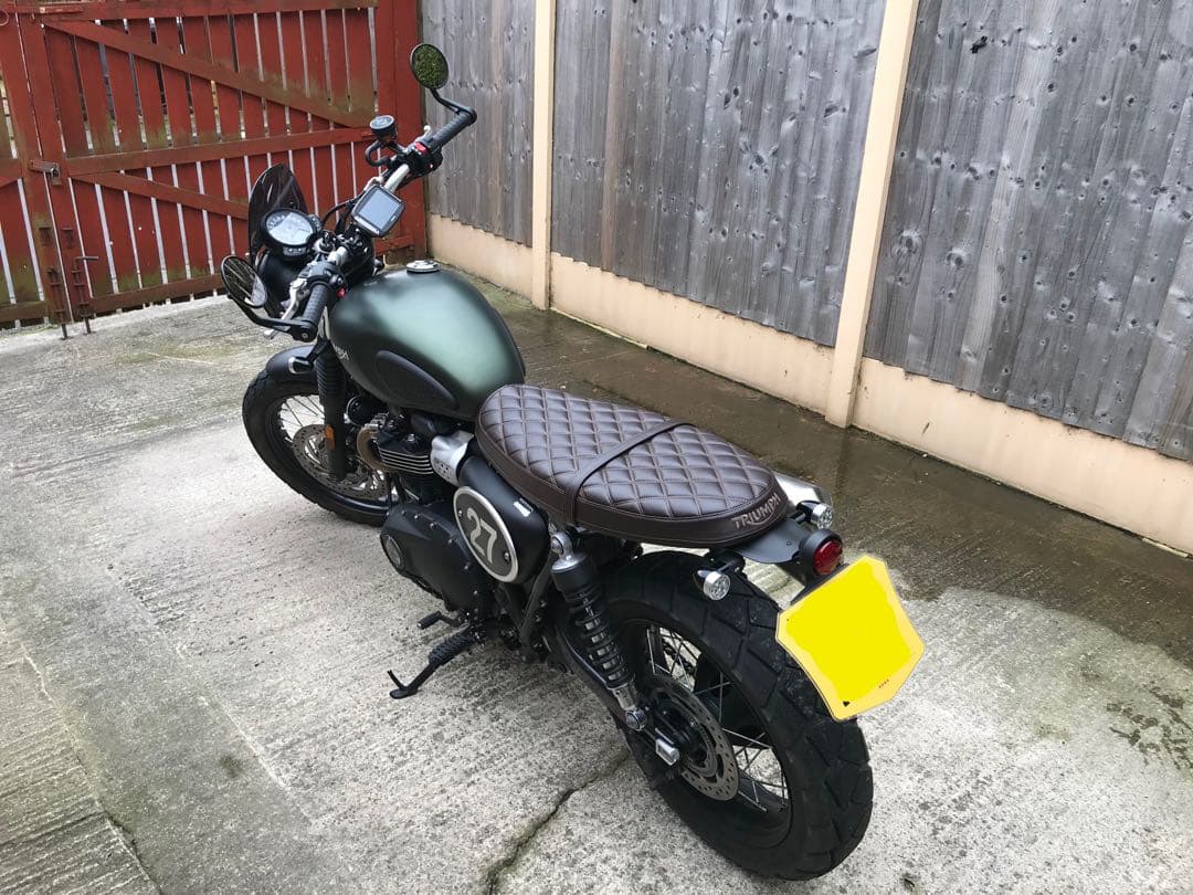 TRIUMPH ベンチシート キルティングシート ブラウン A9708614 - メルカリ