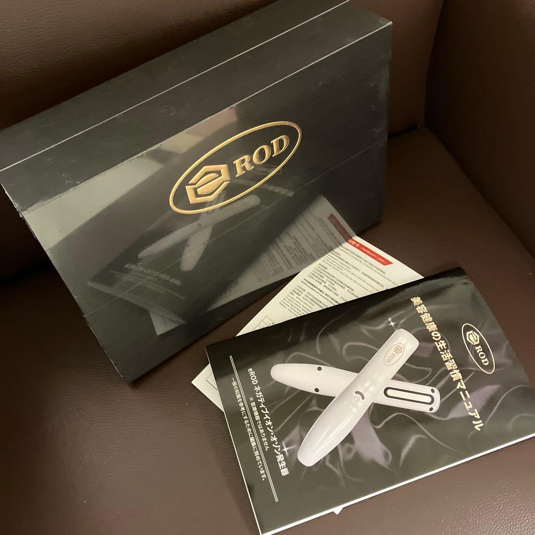 unmun様専用 E-ROD 美顔器 ホワイト 取扱説明書付き - メルカリ