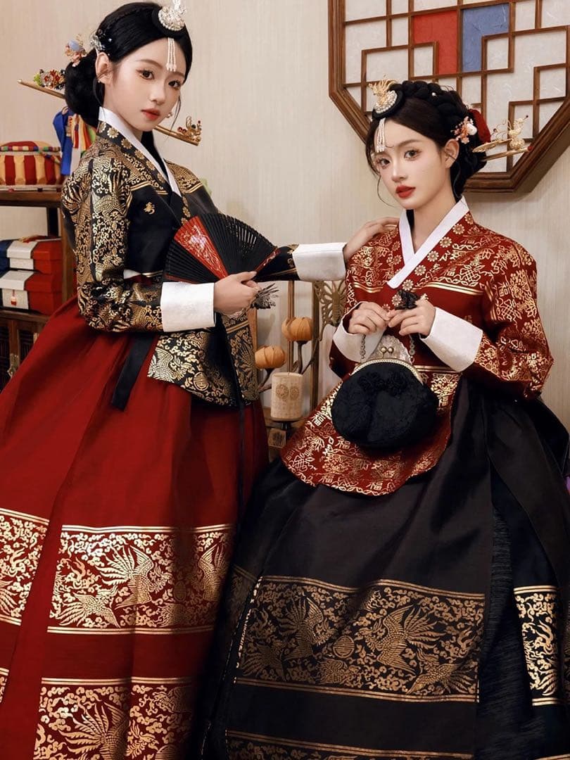 * Sakura プロフ必読お願い致します伝統韓服 黒赤、赤黒バニエ一点