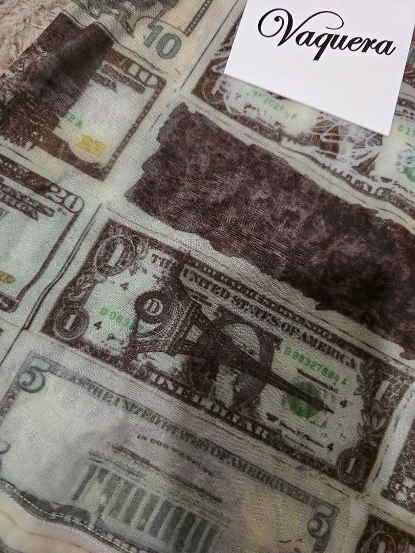 試着のみ！完売品！ VAQUERA ヴァケラ ドルプリントシアートップス 総