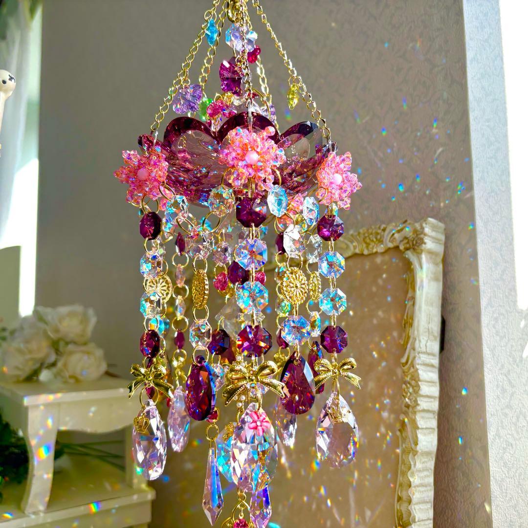 アンティークピンクSWAROVSKI受け皿シャンデリア風サンキャッチャー