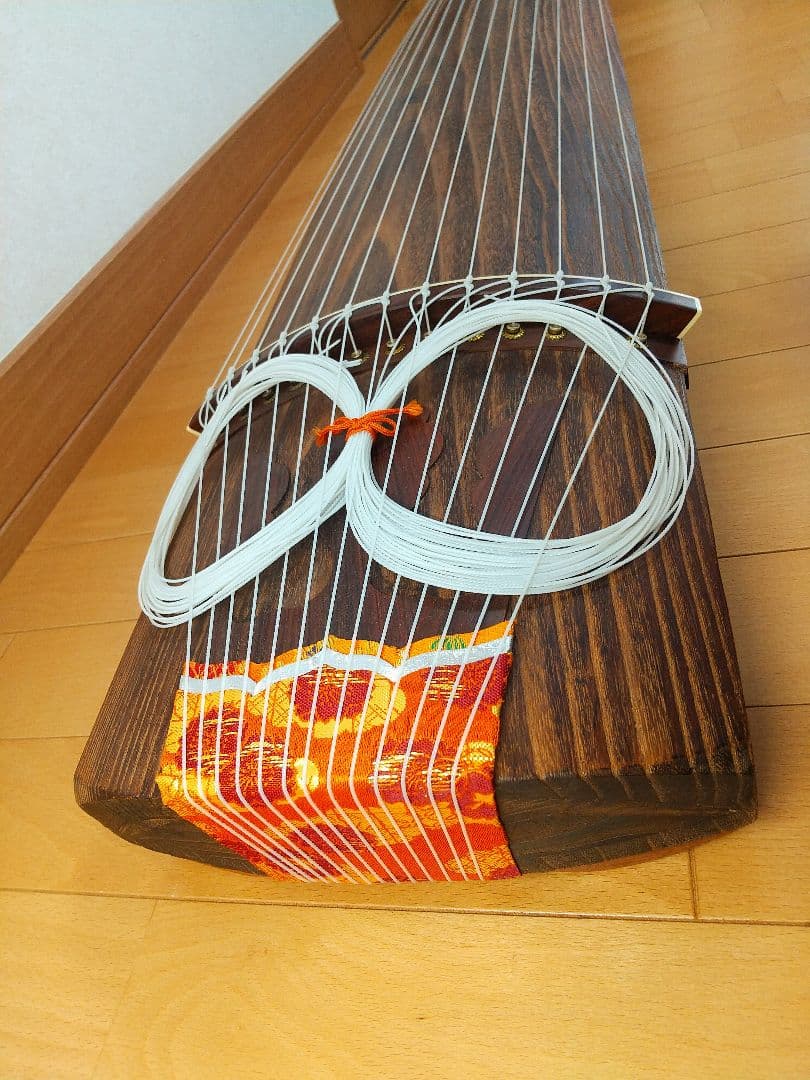 user_086757c9様専用】金蒔絵入り 高級 和琴 お琴 13弦琴 お筝 - メルカリ
