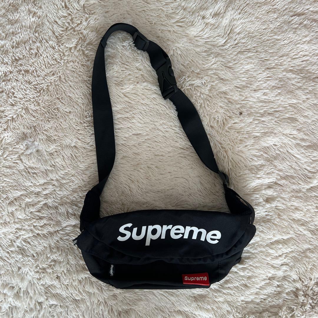 supreme ボディバック 黒 - メルカリ