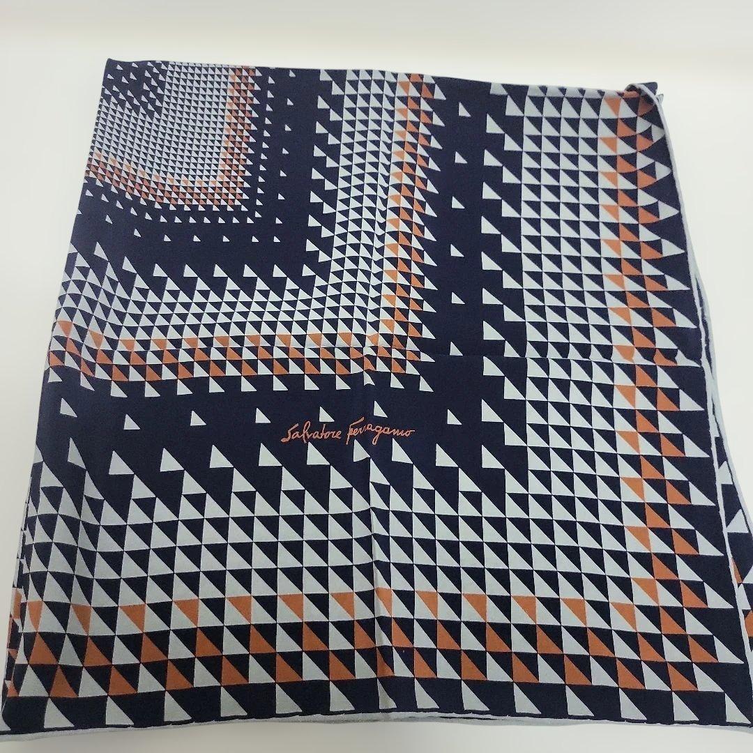 K*M様 Salvatore Ferragamo シルク スカーフ 幾何学模様 - メルカリ