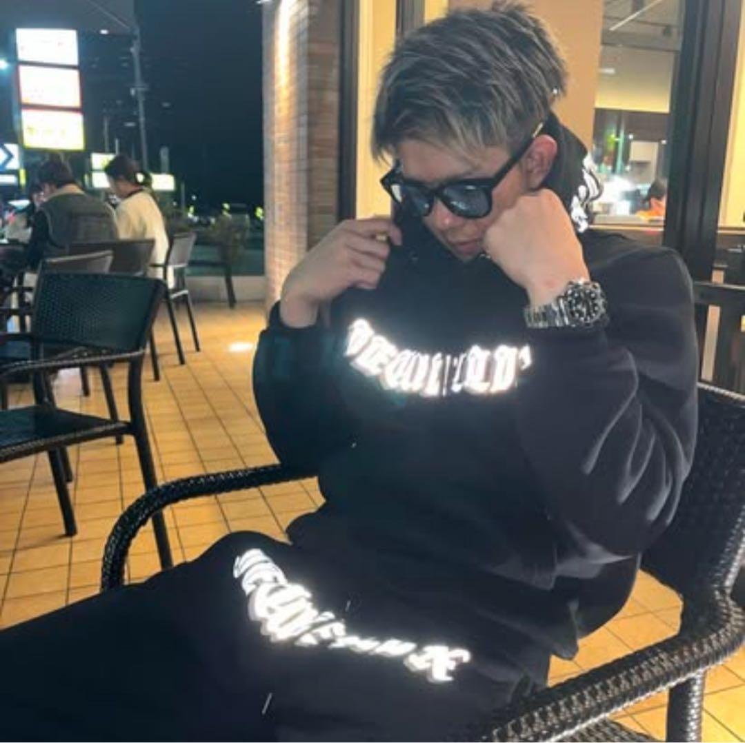 ジュエリックス人気光るセットアップパーカー - メルカリ